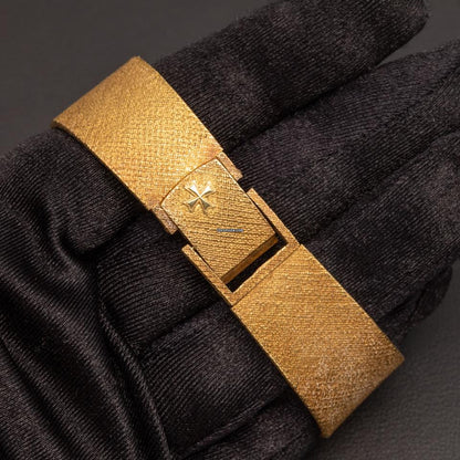 Vacheron Constantin Vintage 18K Yellow Gold Case & Bracelet Champagne Dial
